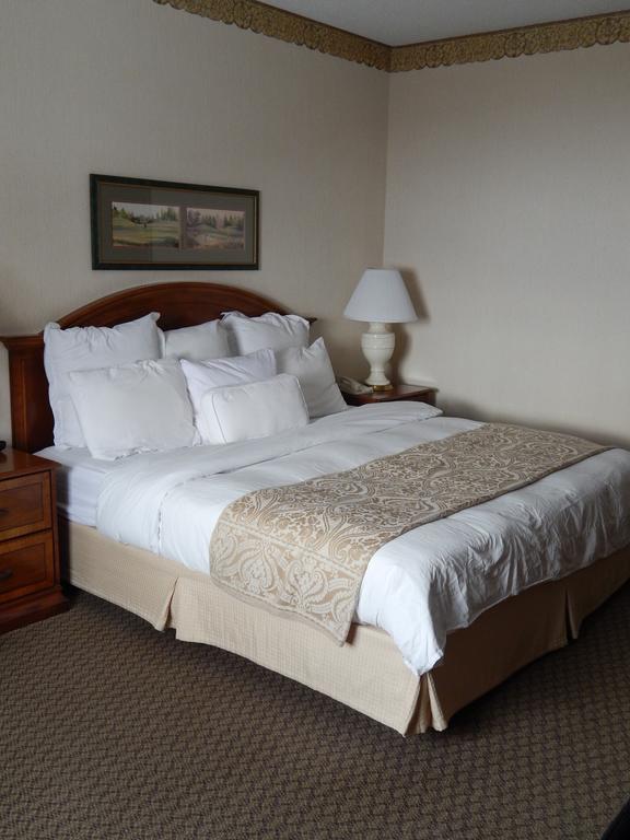 Quail Hollow Resort Trademark Collection By Wyndham Painesville Phòng bức ảnh